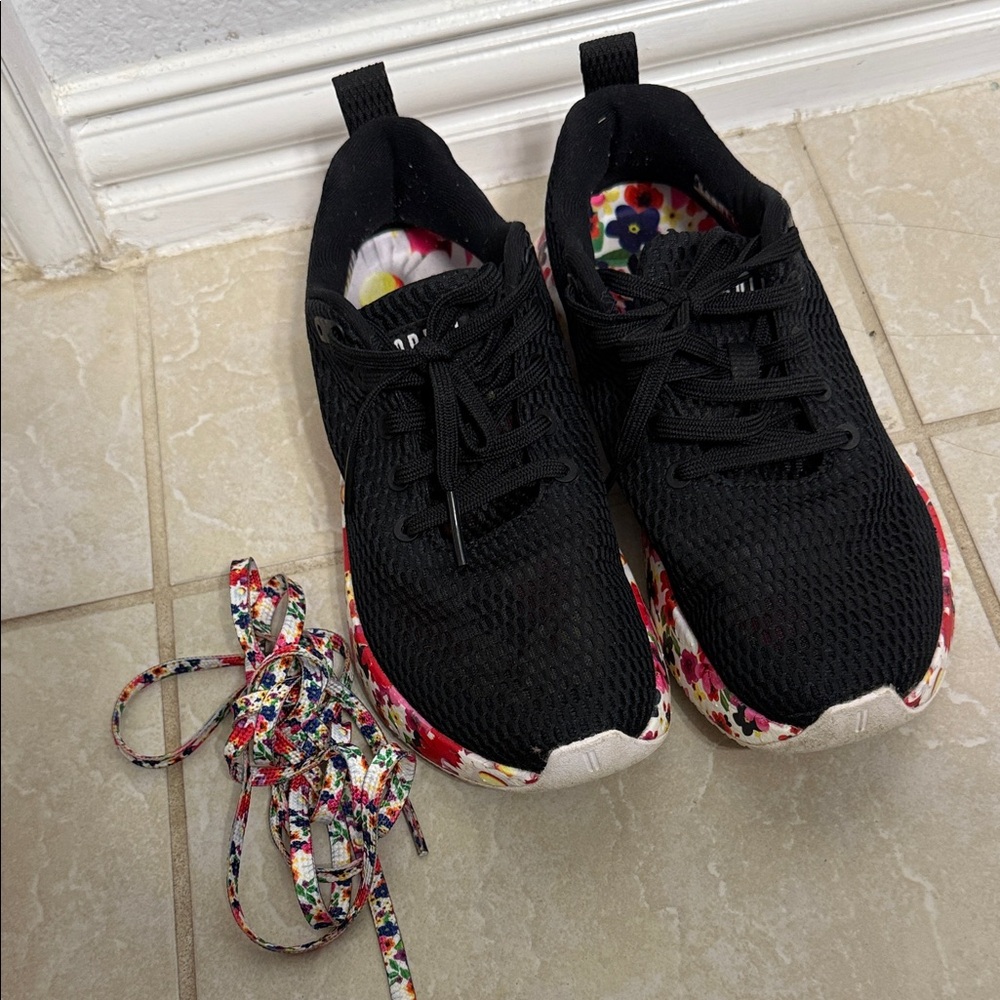 NOBULL Black Knit Athletic Shoes with Multicolor Floral Sole - Picture 8 of 8